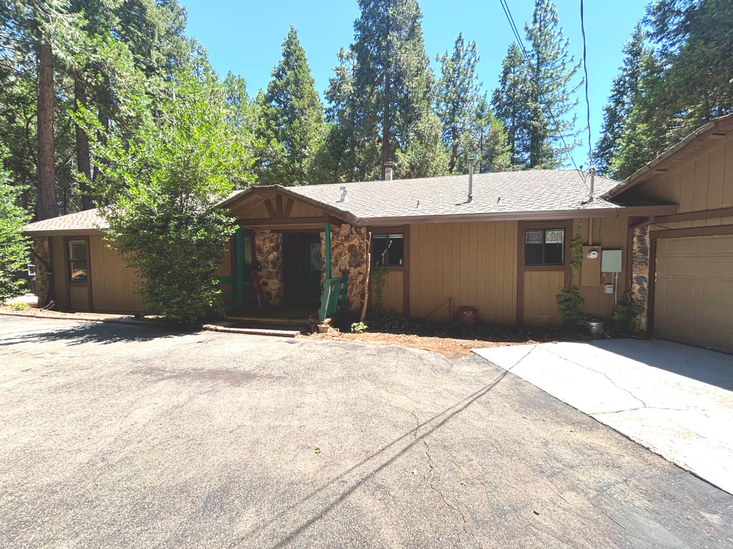Detail Gallery Image 1 of 33 For 6730 Diamond Dr, Pollock Pines,  CA 95726 - 3 Beds | 2 Baths