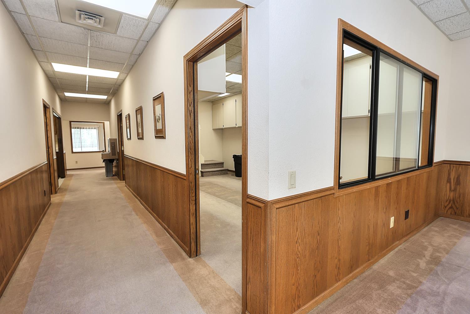 Detail Gallery Image 14 of 51 For 1601 Executive Ct, Sacramento,  CA 95864 - – Beds | – Baths