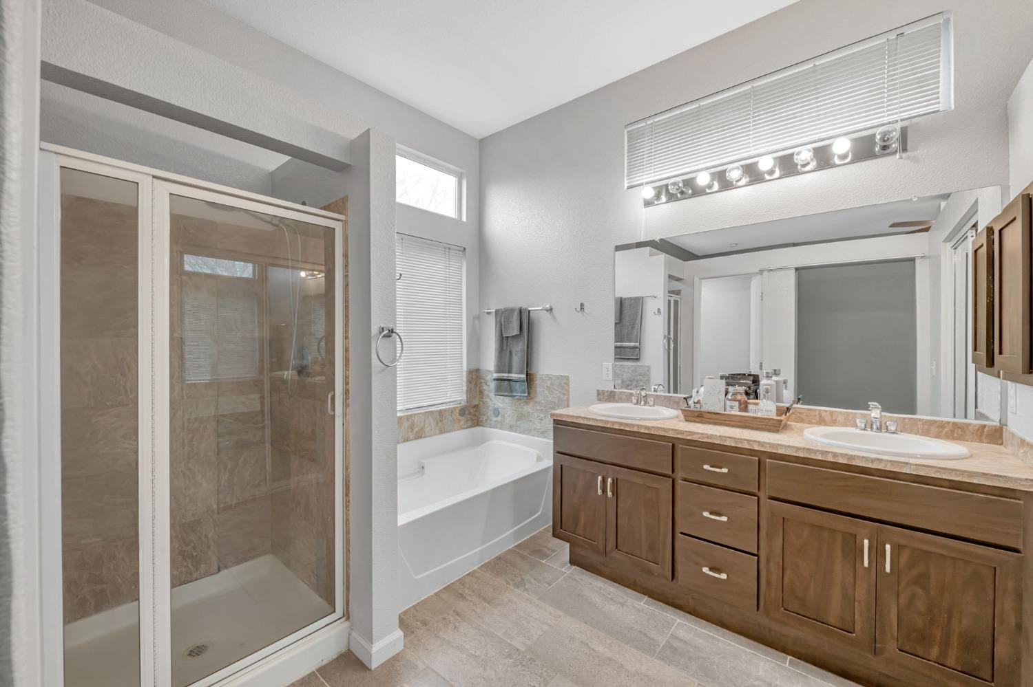 Detail Gallery Image 22 of 46 For 9065 Robbins Rd, Sacramento,  CA 95829 - 4 Beds | 2/1 Baths