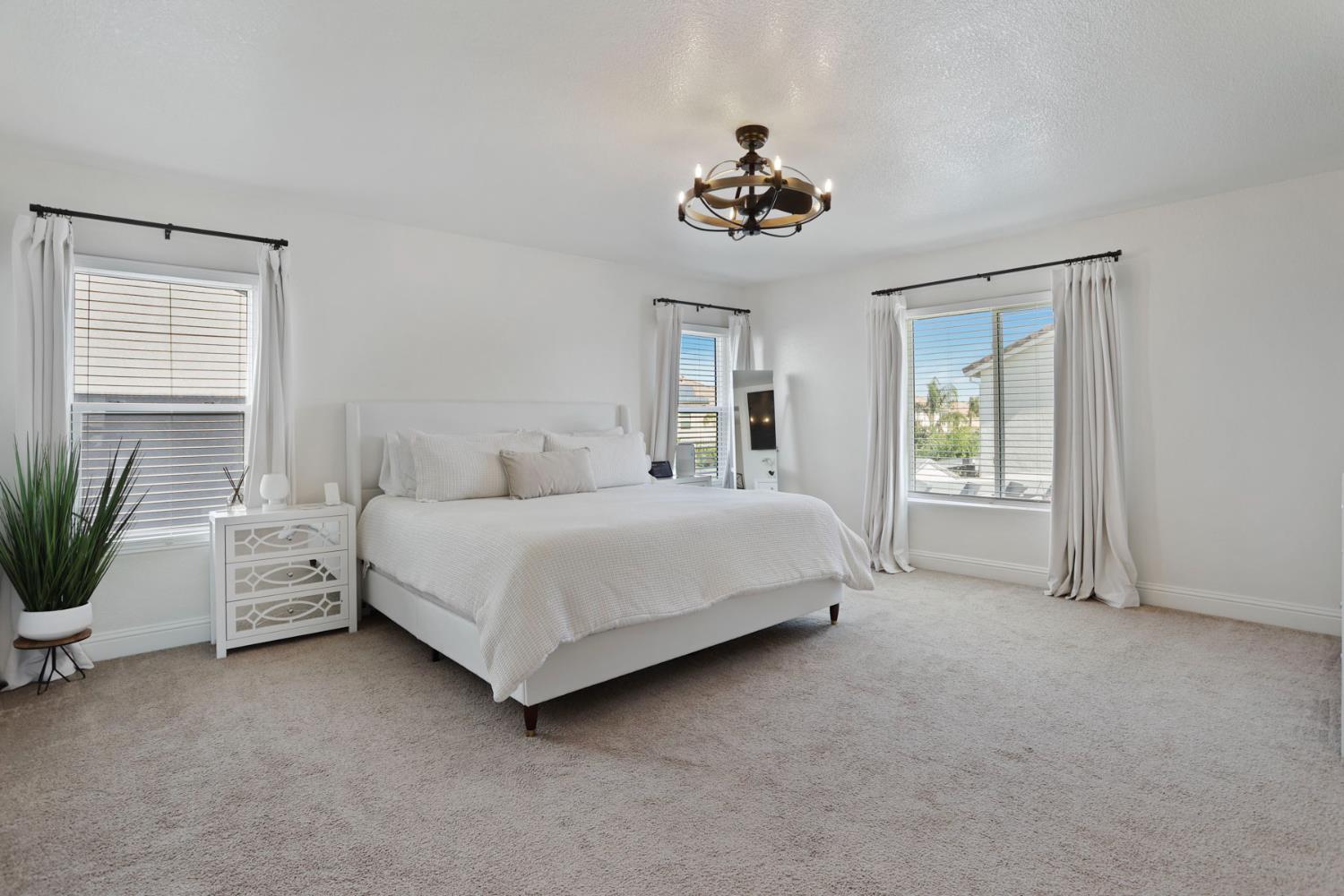 Detail Gallery Image 25 of 41 For 8841 Billfish Way, Sacramento,  CA 95828 - 5 Beds | 2/1 Baths