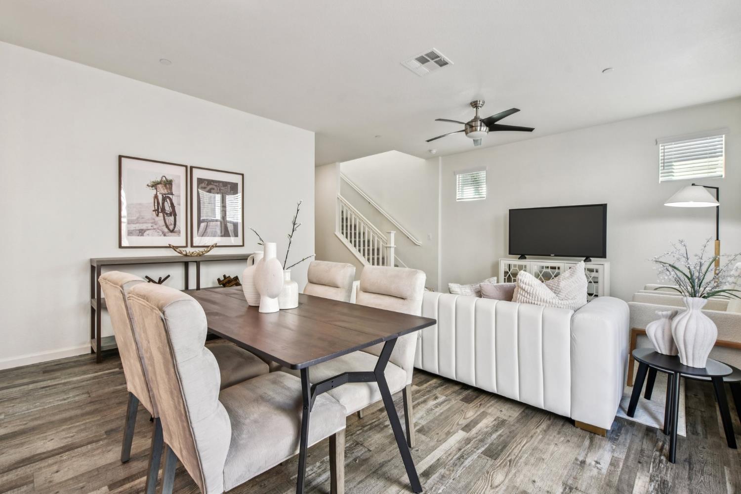 Detail Gallery Image 4 of 25 For 8205 Kramer Ranch Ln, Elk Grove,  CA 95758 - 3 Beds | 2/1 Baths