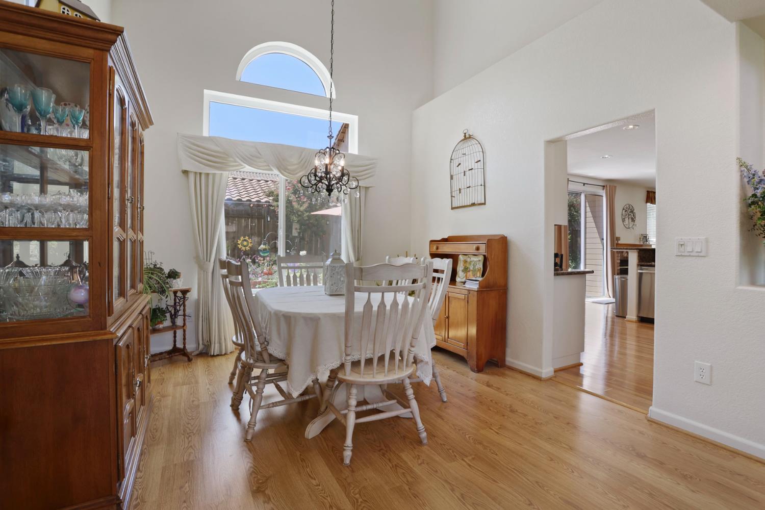 Detail Gallery Image 11 of 45 For 1145 Madera, Tracy,  CA 95377 - 4 Beds | 3 Baths
