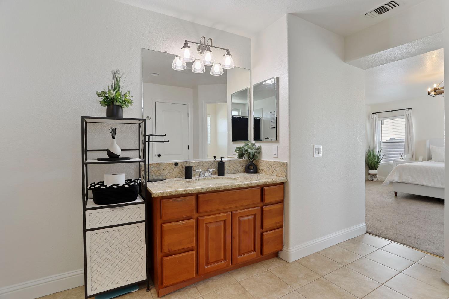 Detail Gallery Image 30 of 41 For 8841 Billfish Way, Sacramento,  CA 95828 - 5 Beds | 2/1 Baths