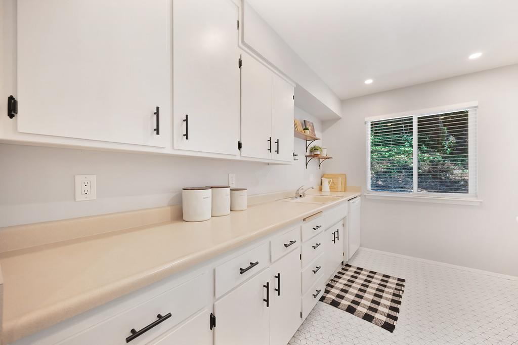 Detail Gallery Image 15 of 49 For 176 Mulberry Ln, Auburn,  CA 95603 - 3 Beds | 1 Baths