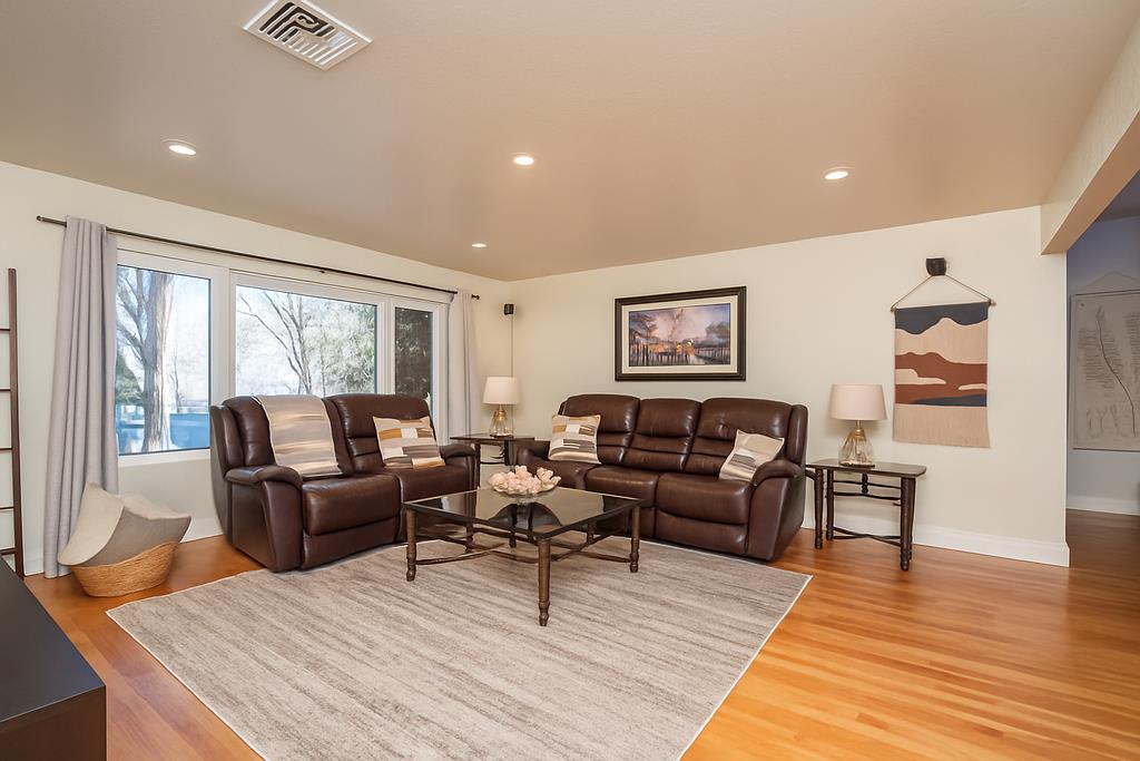 Detail Gallery Image 8 of 37 For 4505 Ingot Ln, Garden Valley,  CA 95633 - 3 Beds | 2 Baths