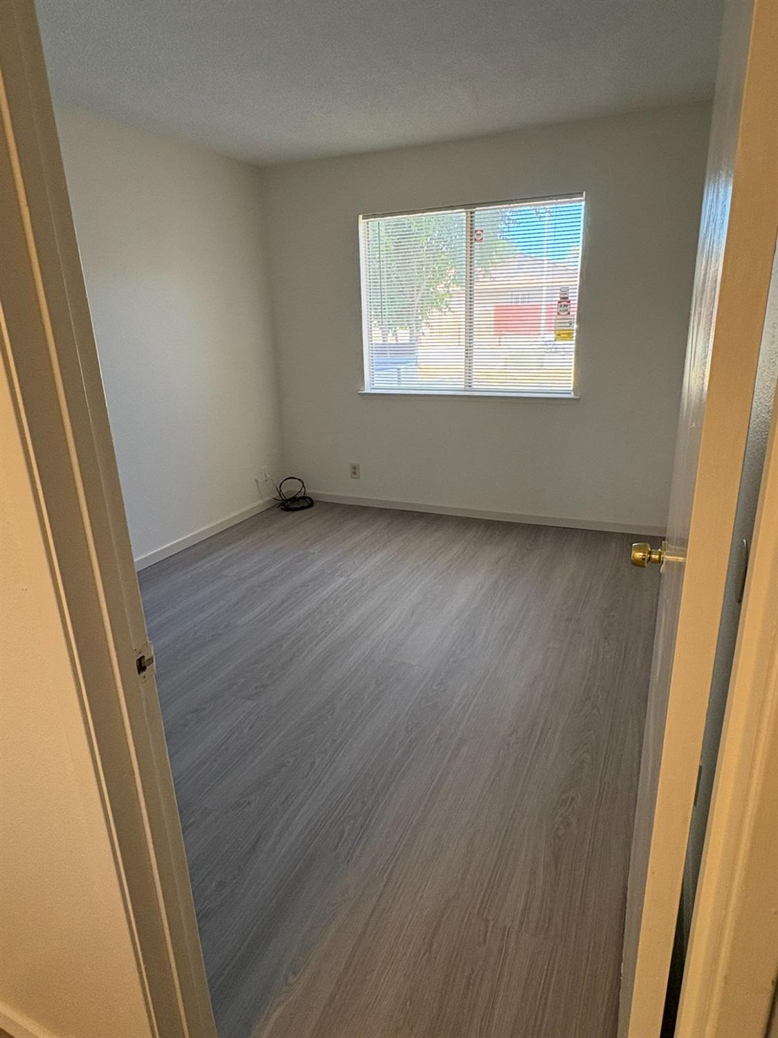 Detail Gallery Image 10 of 23 For 8263 Union House Way, Sacramento,  CA 95823 - 2 Beds | 1/1 Baths