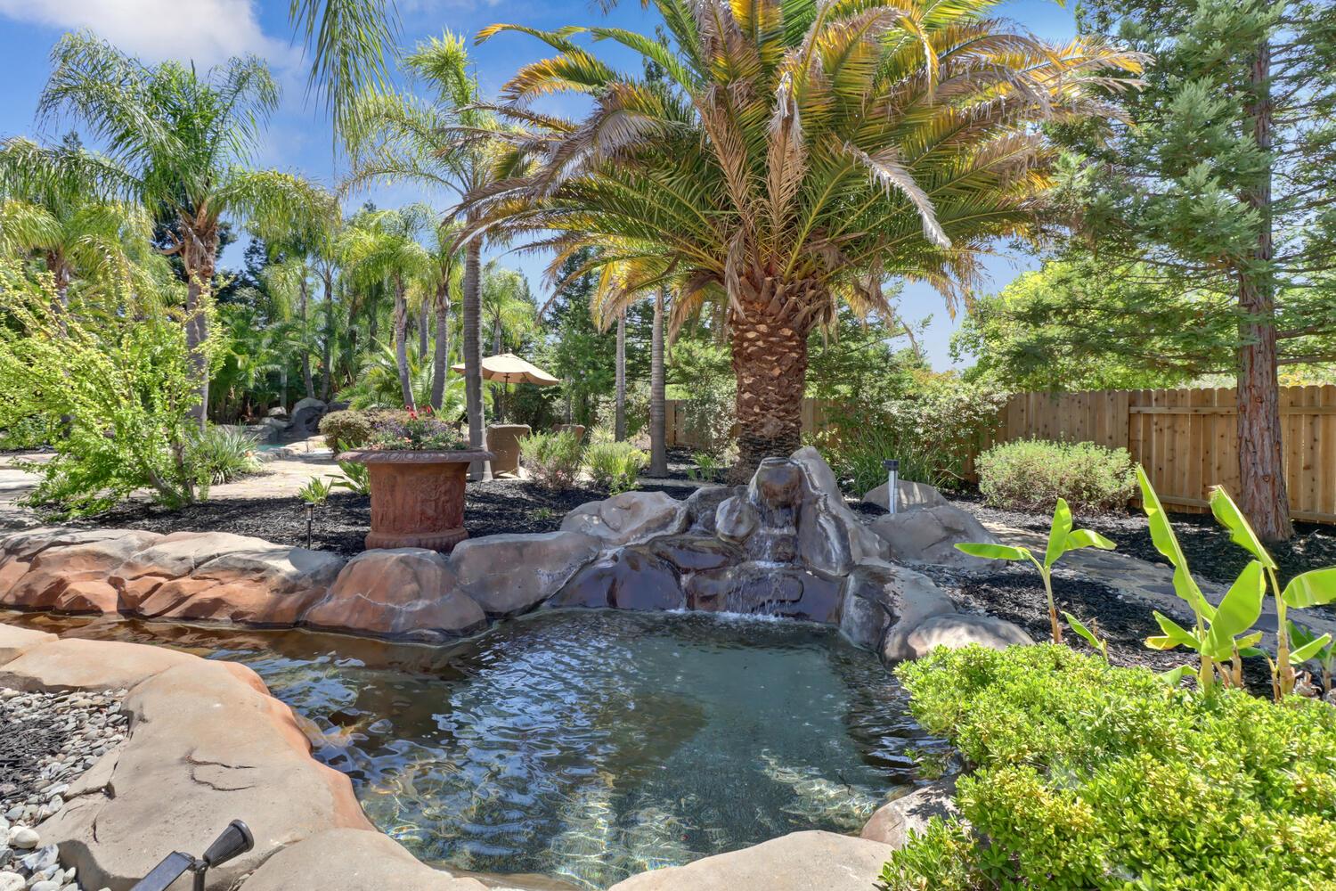Detail Gallery Image 55 of 92 For 9896 Silvergate Ln, Elk Grove,  CA 95624 - 5 Beds | 3 Baths