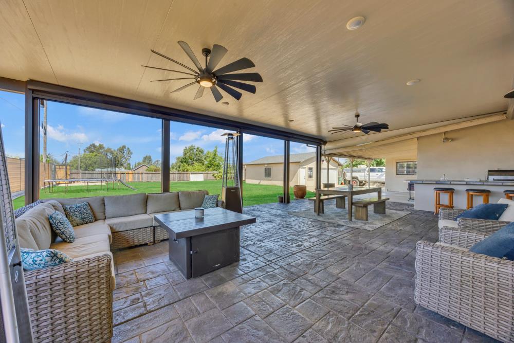 Detail Gallery Image 5 of 64 For 7311 2nd St, Rio Linda,  CA 95673 - 4 Beds | 2 Baths