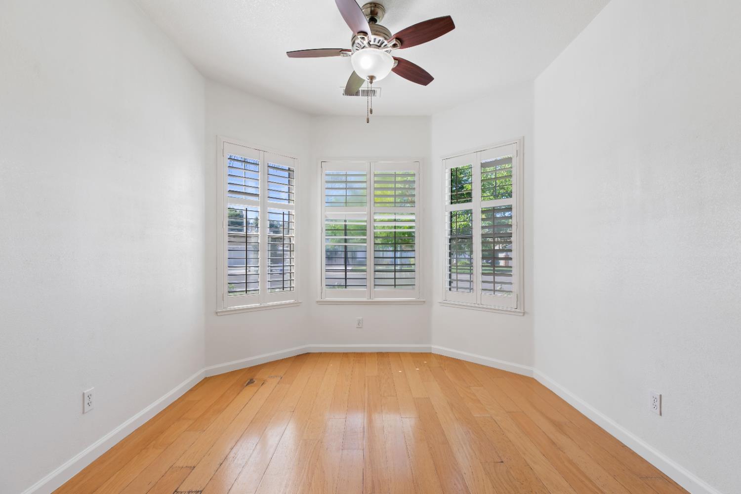 Detail Gallery Image 4 of 29 For 995 W Springer Dr, Turlock,  CA 95382 - 4 Beds | 2 Baths