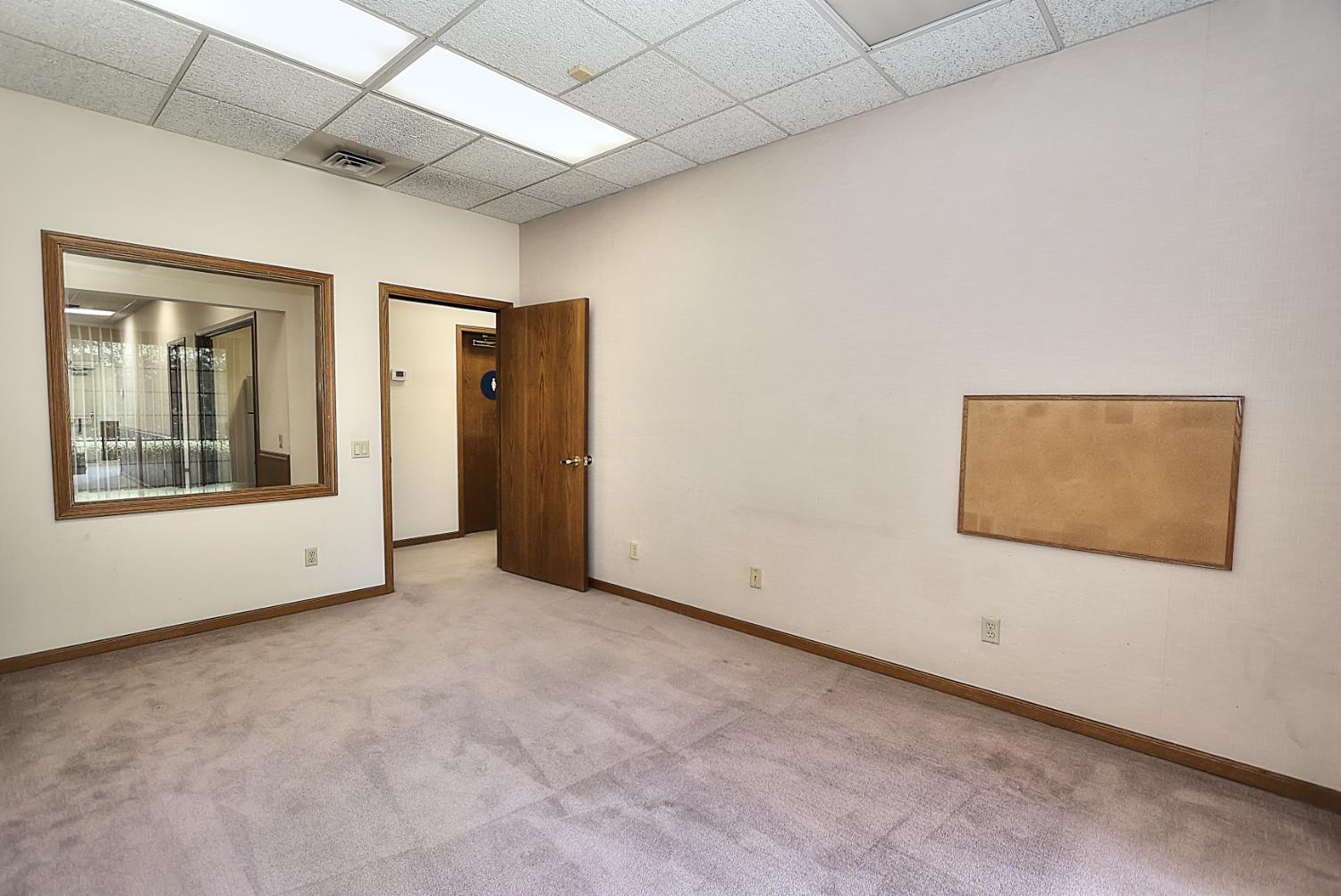 Detail Gallery Image 26 of 51 For 1601 Executive Ct, Sacramento,  CA 95864 - – Beds | – Baths