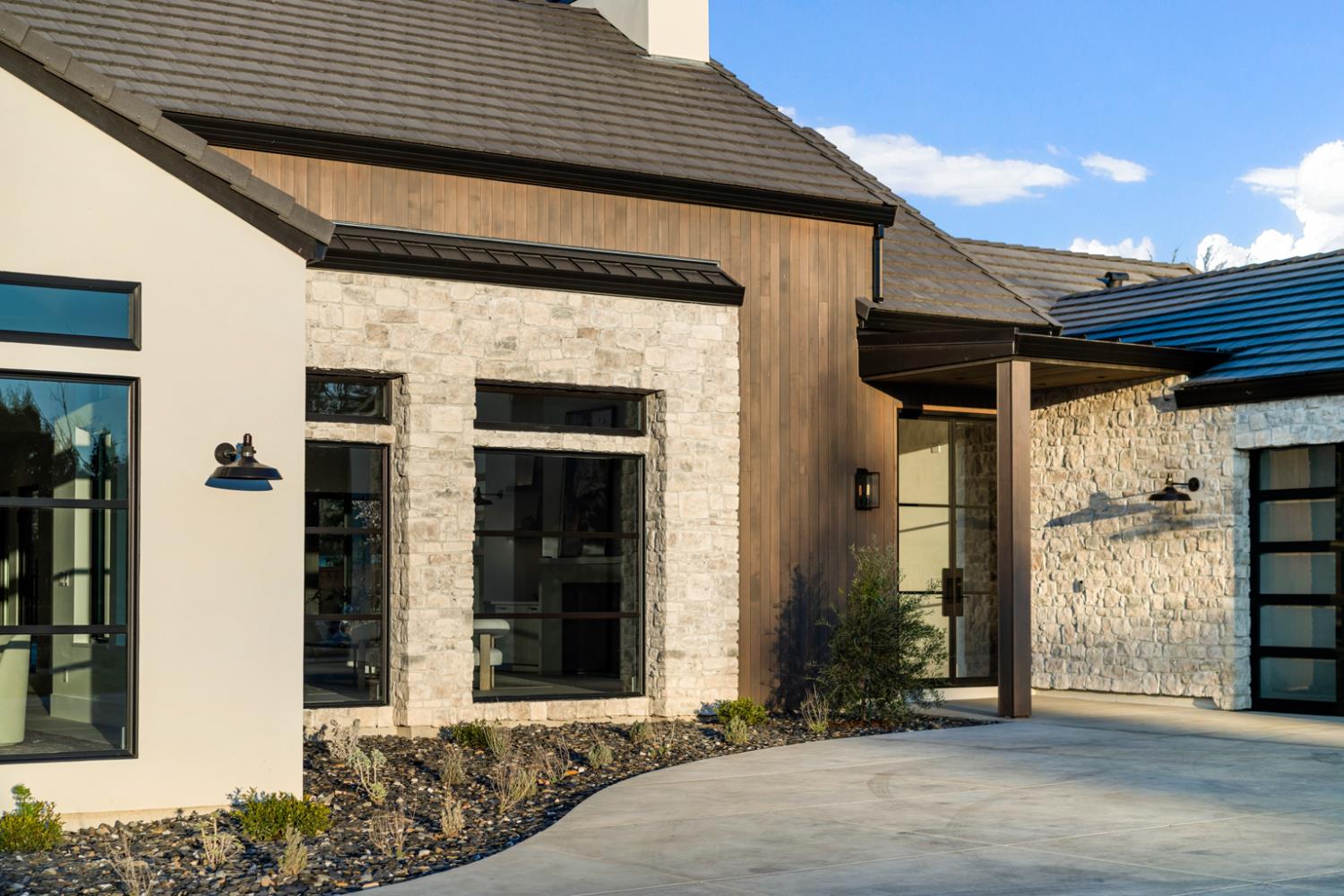 Detail Gallery Image 2 of 72 For 9260 Hilltop Pl, Loomis,  CA 95650 - 4 Beds | 5 Baths