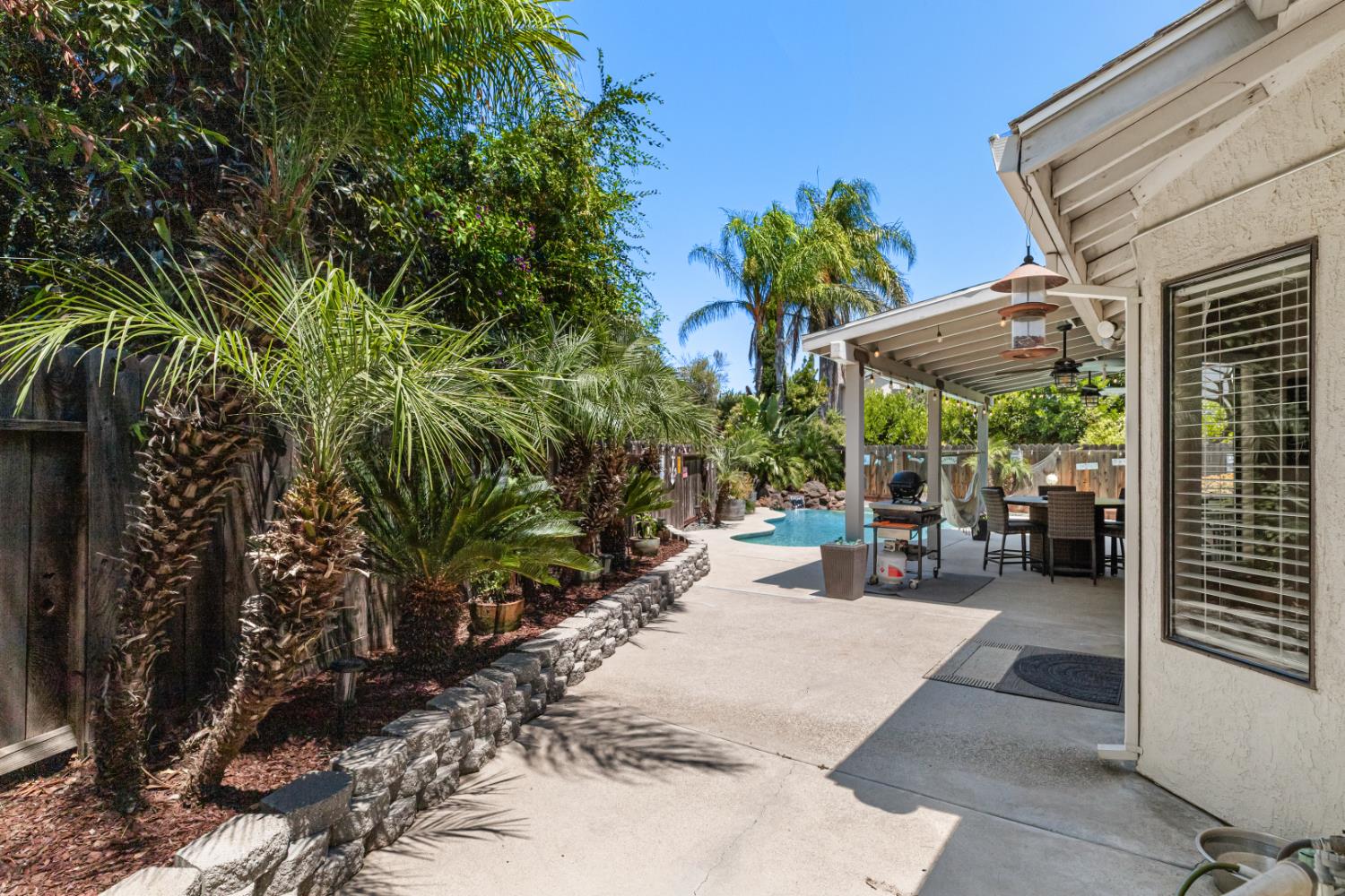 Detail Gallery Image 26 of 39 For 1551 Arnell Pl, Manteca,  CA 95337 - 3 Beds | 2/1 Baths