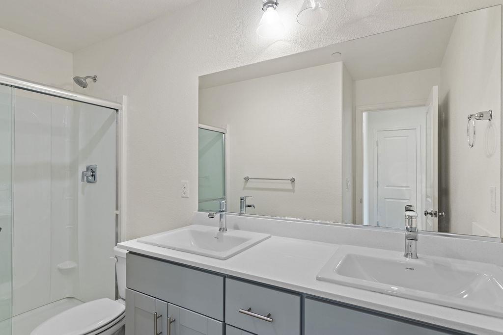 Detail Gallery Image 18 of 37 For 12084 Royal Ct, Waterford,  CA 95386 - 4 Beds | 2 Baths