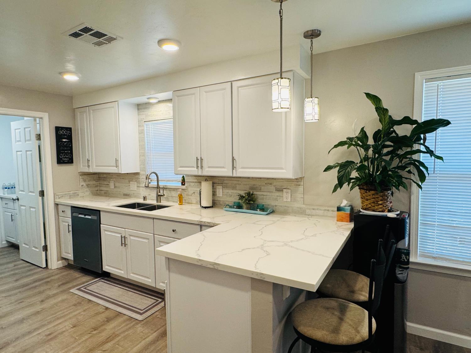 Detail Gallery Image 9 of 43 For 3761 Arizona Ave, Riverbank,  CA 95367 - 3 Beds | 2 Baths