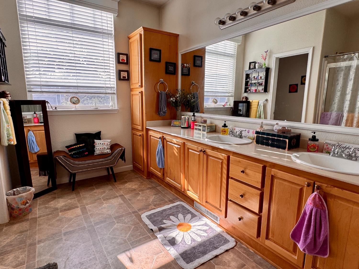Detail Gallery Image 12 of 17 For 1330 Queen Way 27, Livingston,  CA 95334 - 2 Beds | 3 Baths