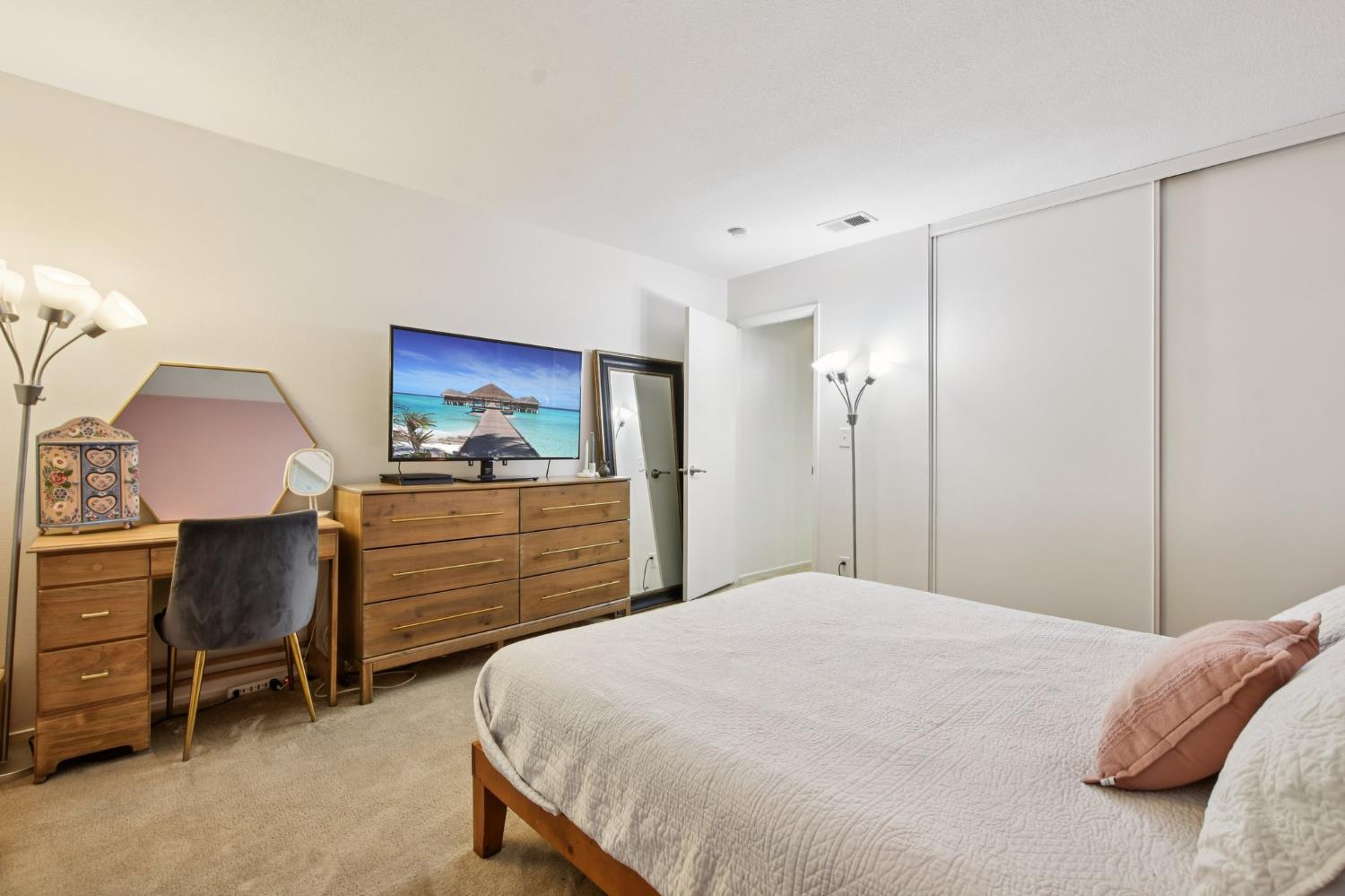 Detail Gallery Image 16 of 22 For 8363 La Riviera Dr, Sacramento,  CA 95826 - 2 Beds | 1/1 Baths