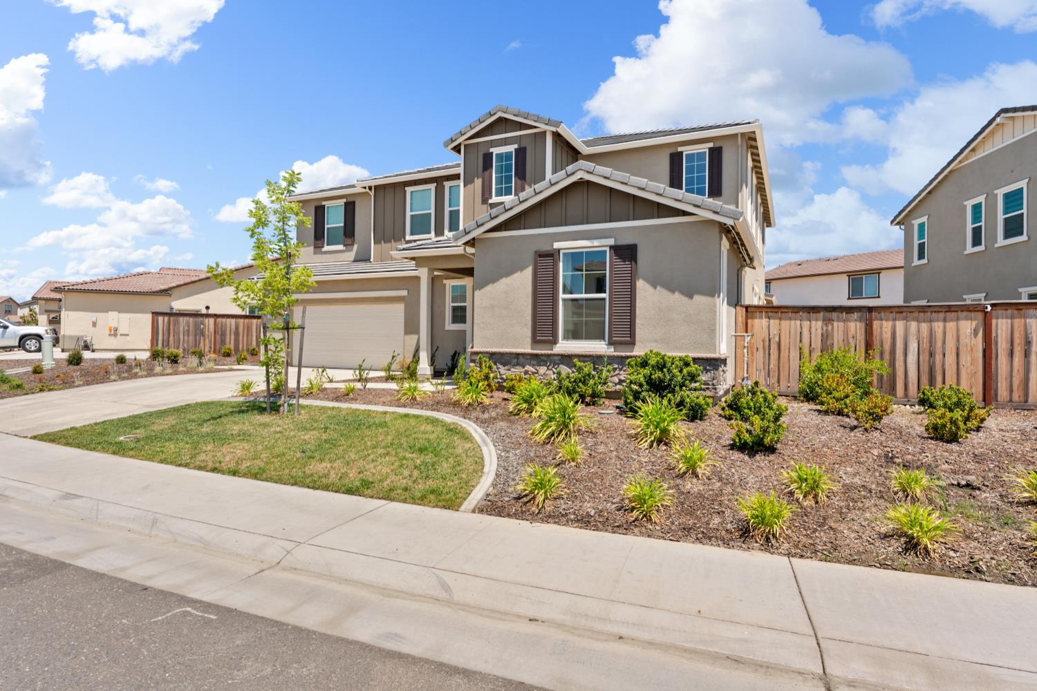 Detail Gallery Image 7 of 83 For 2073 Challenger Way, Roseville,  CA 95747 - 4 Beds | 3/1 Baths