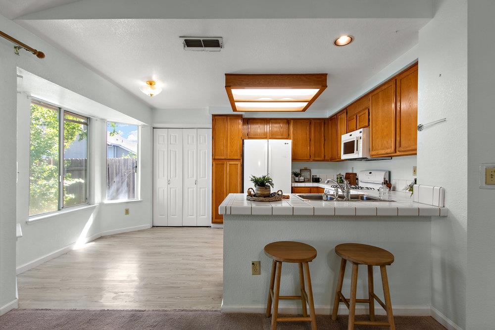 Detail Gallery Image 11 of 33 For 4701 Summer Oak Ct, Antelope,  CA 95843 - 3 Beds | 2 Baths