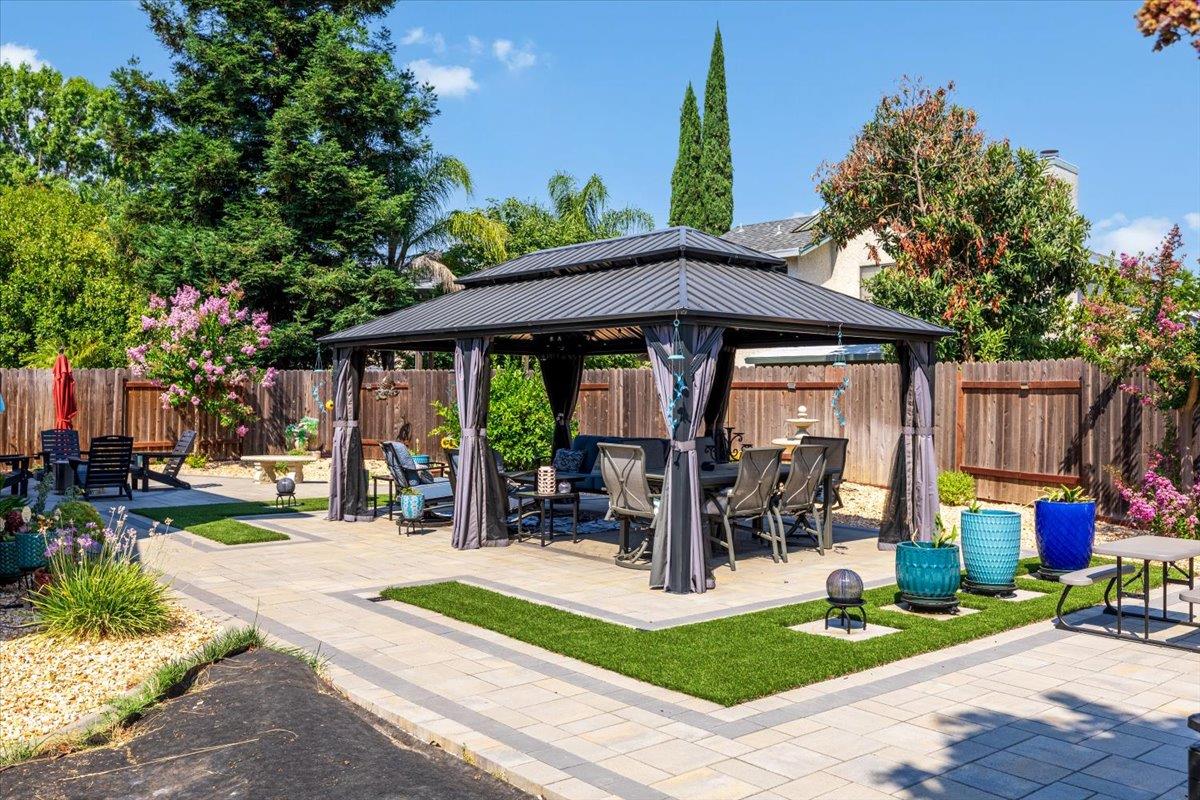 Detail Gallery Image 33 of 41 For 9128 Miners Creek Ct, Elk Grove,  CA 95758 - 4 Beds | 2/1 Baths