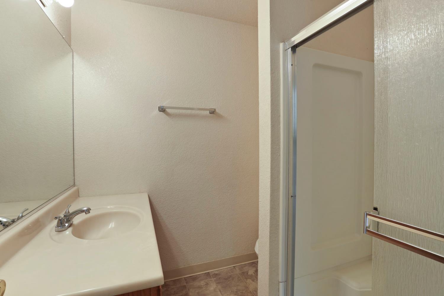 Detail Gallery Image 21 of 60 For 503 E Essex St, Stockton,  CA 95204 - 4 Beds | 2 Baths