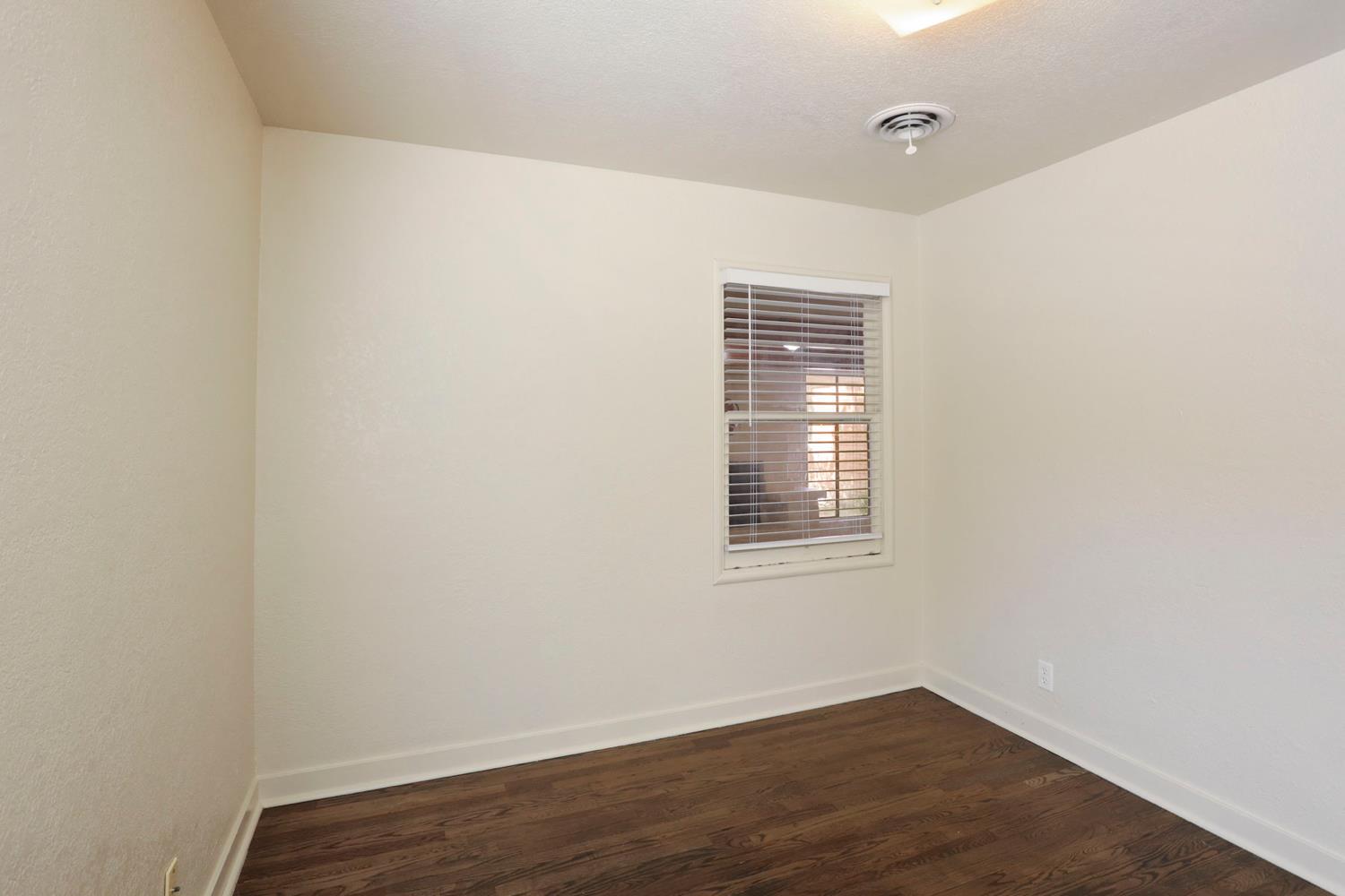 Detail Gallery Image 20 of 60 For 503 E Essex St, Stockton,  CA 95204 - 4 Beds | 2 Baths