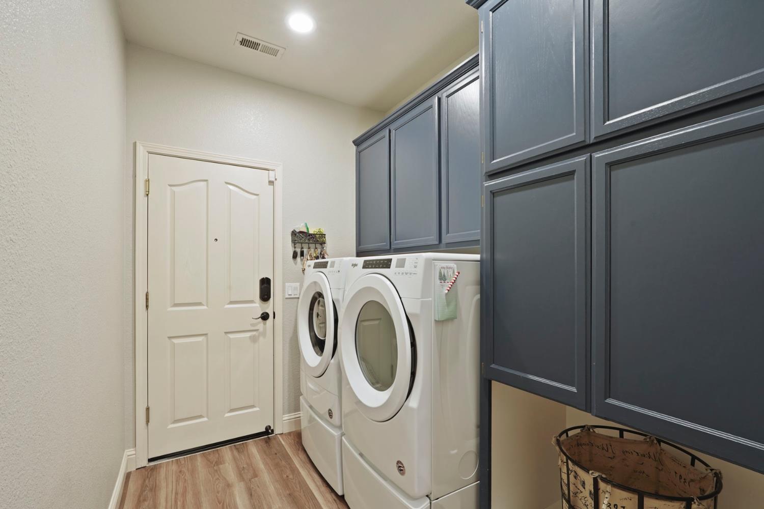 Detail Gallery Image 33 of 43 For 1114 Waterford Way, Lodi,  CA 95242 - 3 Beds | 2 Baths