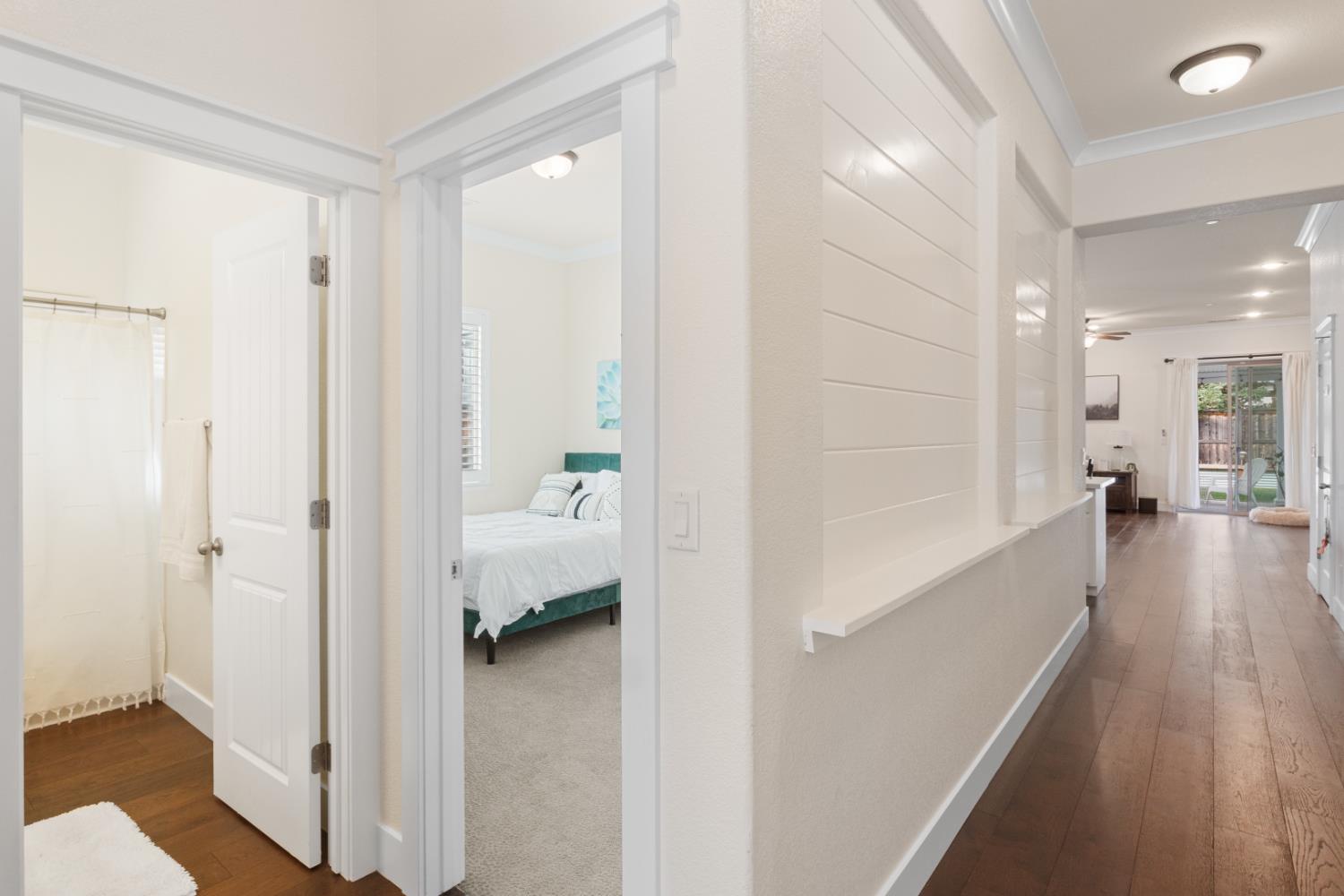 Detail Gallery Image 4 of 24 For 3001 Oak Trail Way, Roseville,  CA 95747 - 3 Beds | 3 Baths