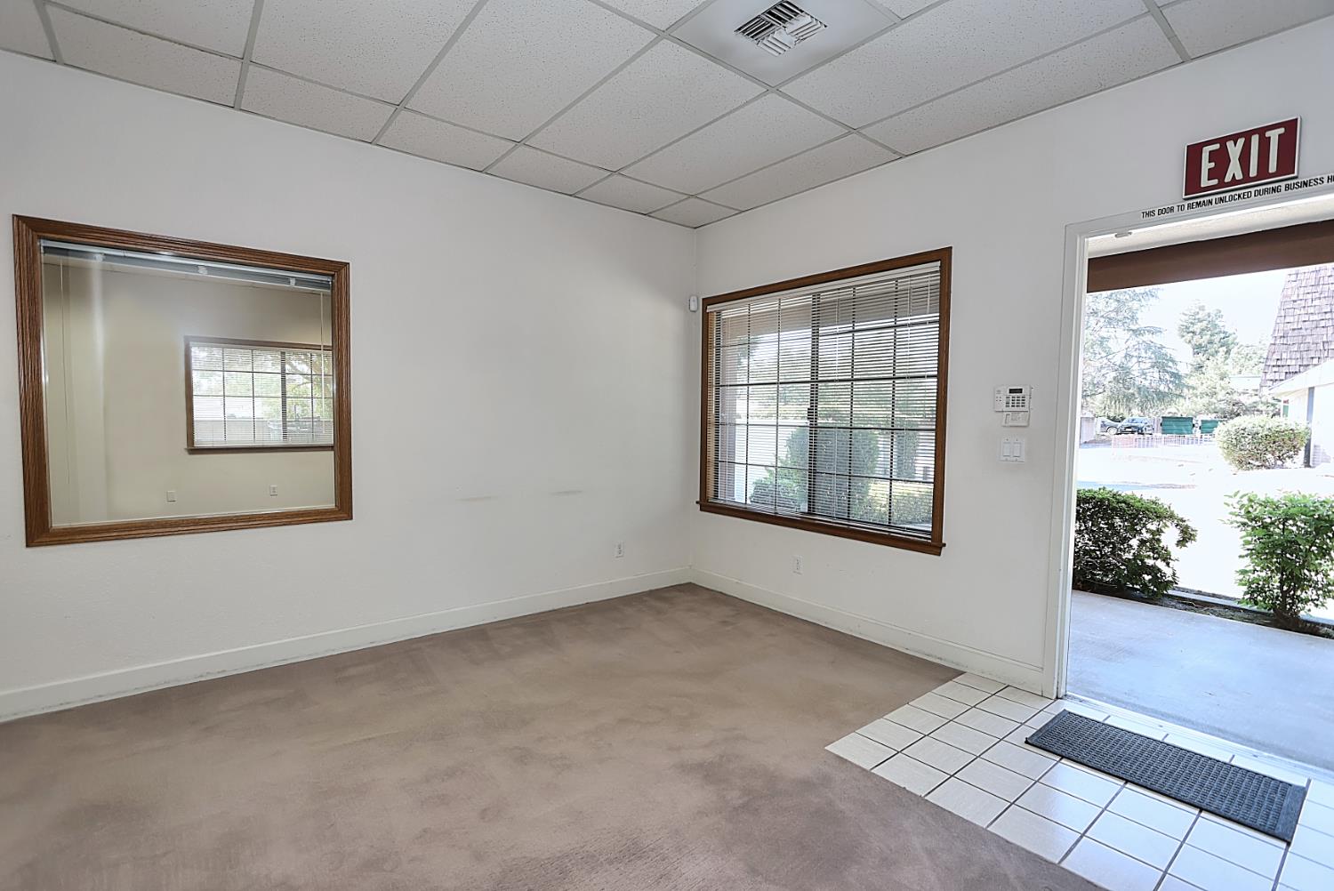 Detail Gallery Image 32 of 51 For 1601 Executive Ct, Sacramento,  CA 95864 - – Beds | – Baths
