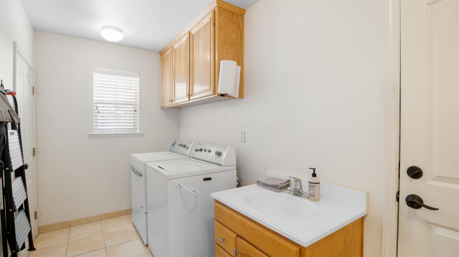 Detail Gallery Image 14 of 41 For 1385 Maiden Ct, Tracy,  CA 95377 - 3 Beds | 3 Baths
