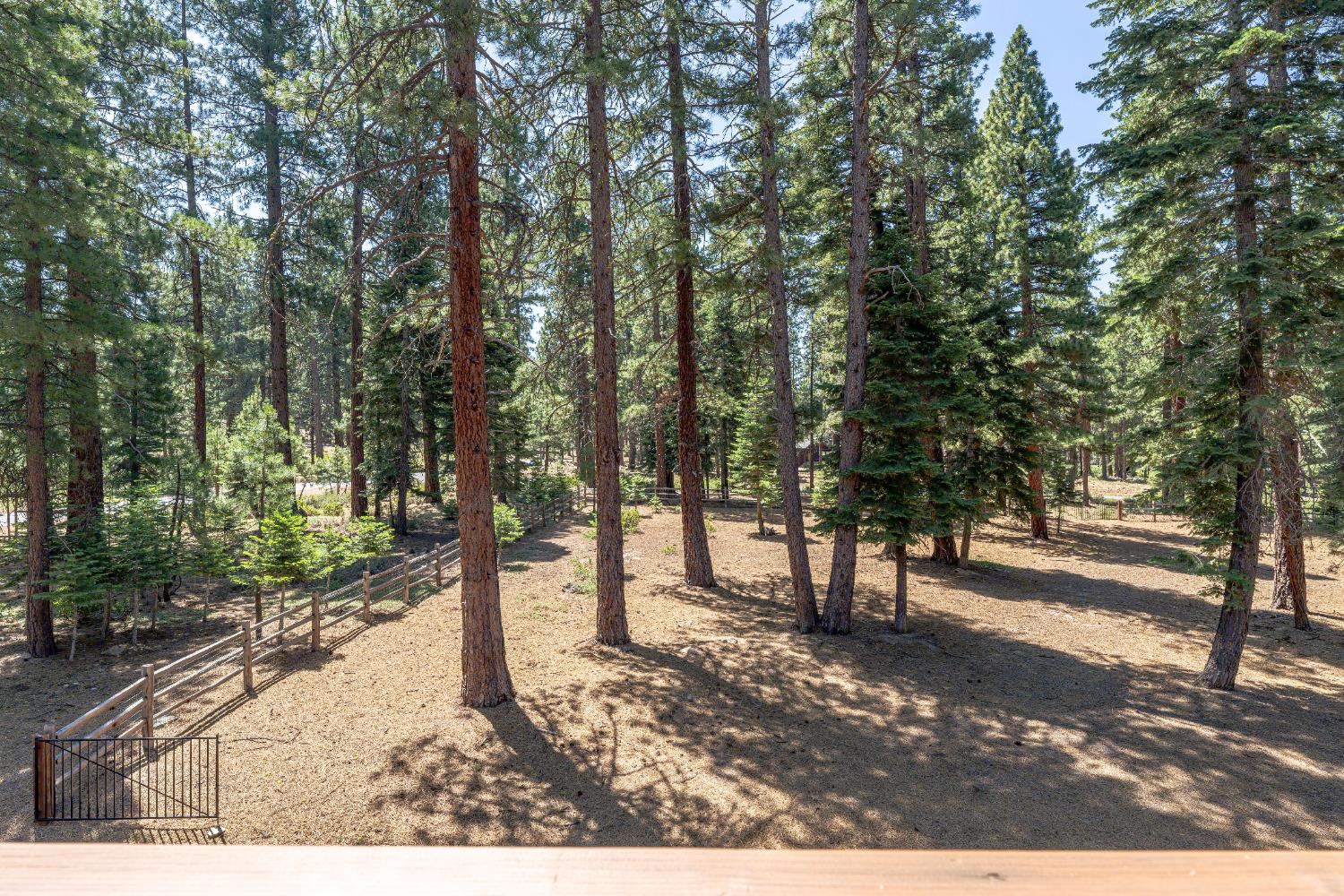 Detail Gallery Image 43 of 47 For 10854 Royal Crest Dr, Truckee,  CA 96161 - 2 Beds | 1/1 Baths