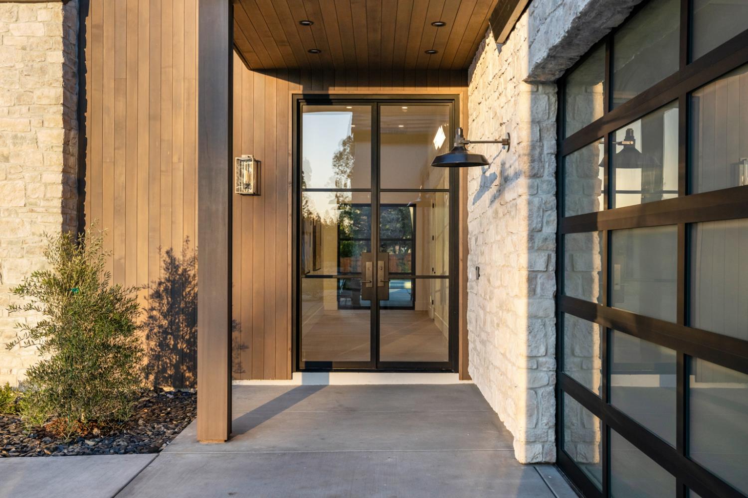 Detail Gallery Image 9 of 72 For 9260 Hilltop Pl, Loomis,  CA 95650 - 4 Beds | 5 Baths