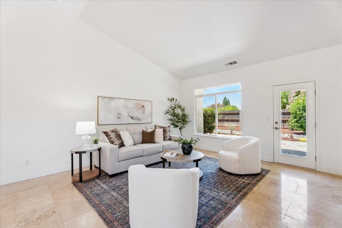 Detail Gallery Image 7 of 29 For 2358 1st St, Lincoln,  CA 95648 - 3 Beds | 2 Baths