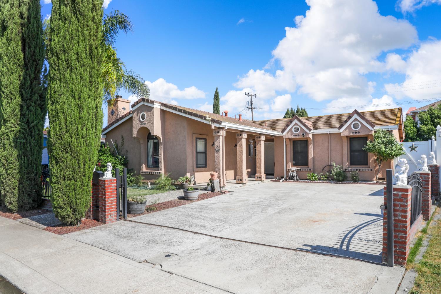 Detail Gallery Image 2 of 37 For 318 Portola Way, Tracy,  CA 95376 - 3 Beds | 2 Baths