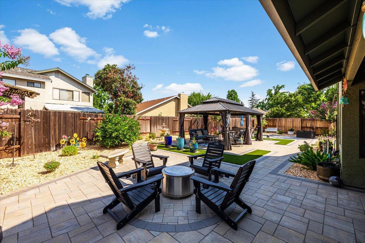 Detail Gallery Image 3 of 41 For 9128 Miners Creek Ct, Elk Grove,  CA 95758 - 4 Beds | 2/1 Baths