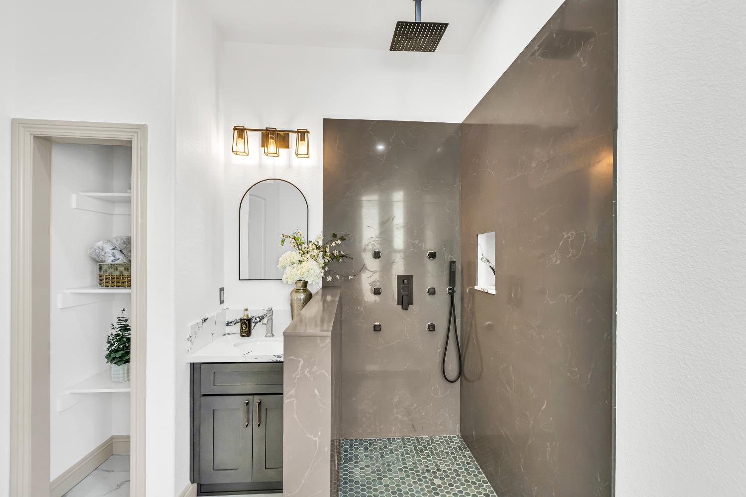Detail Gallery Image 54 of 98 For 14537 Mira Vista Ln, Lockeford,  CA 95237 - 7 Beds | 4/1 Baths