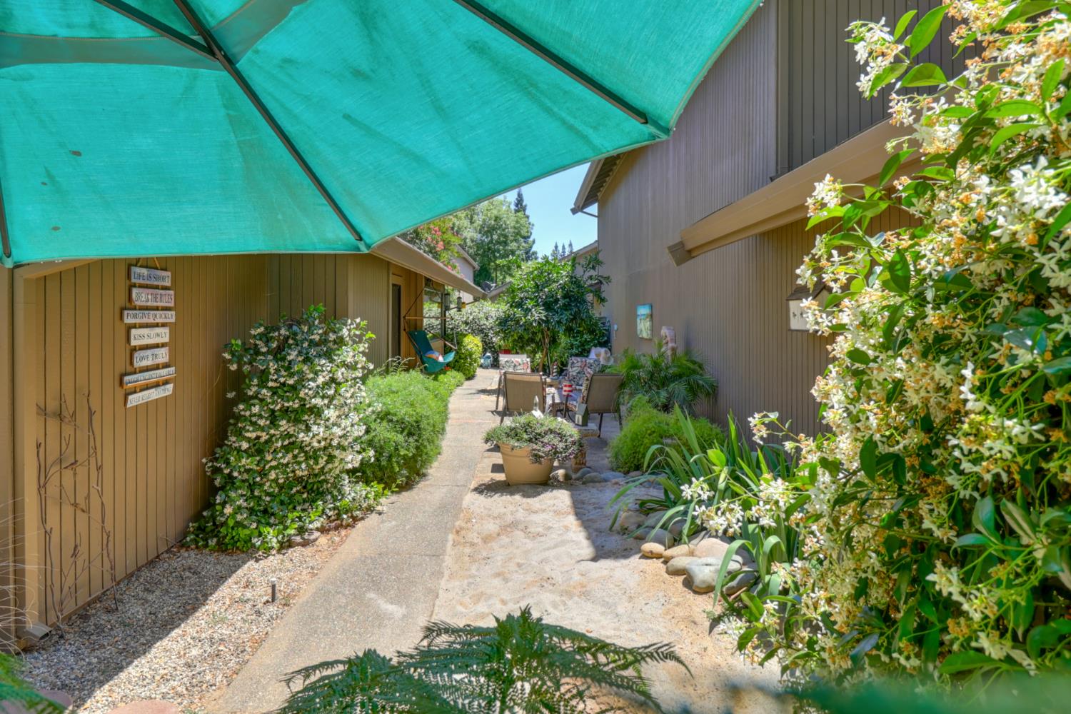 Detail Gallery Image 69 of 99 For 1911 Discovery Village Ln, Gold River,  CA 95670 - 2 Beds | 2 Baths