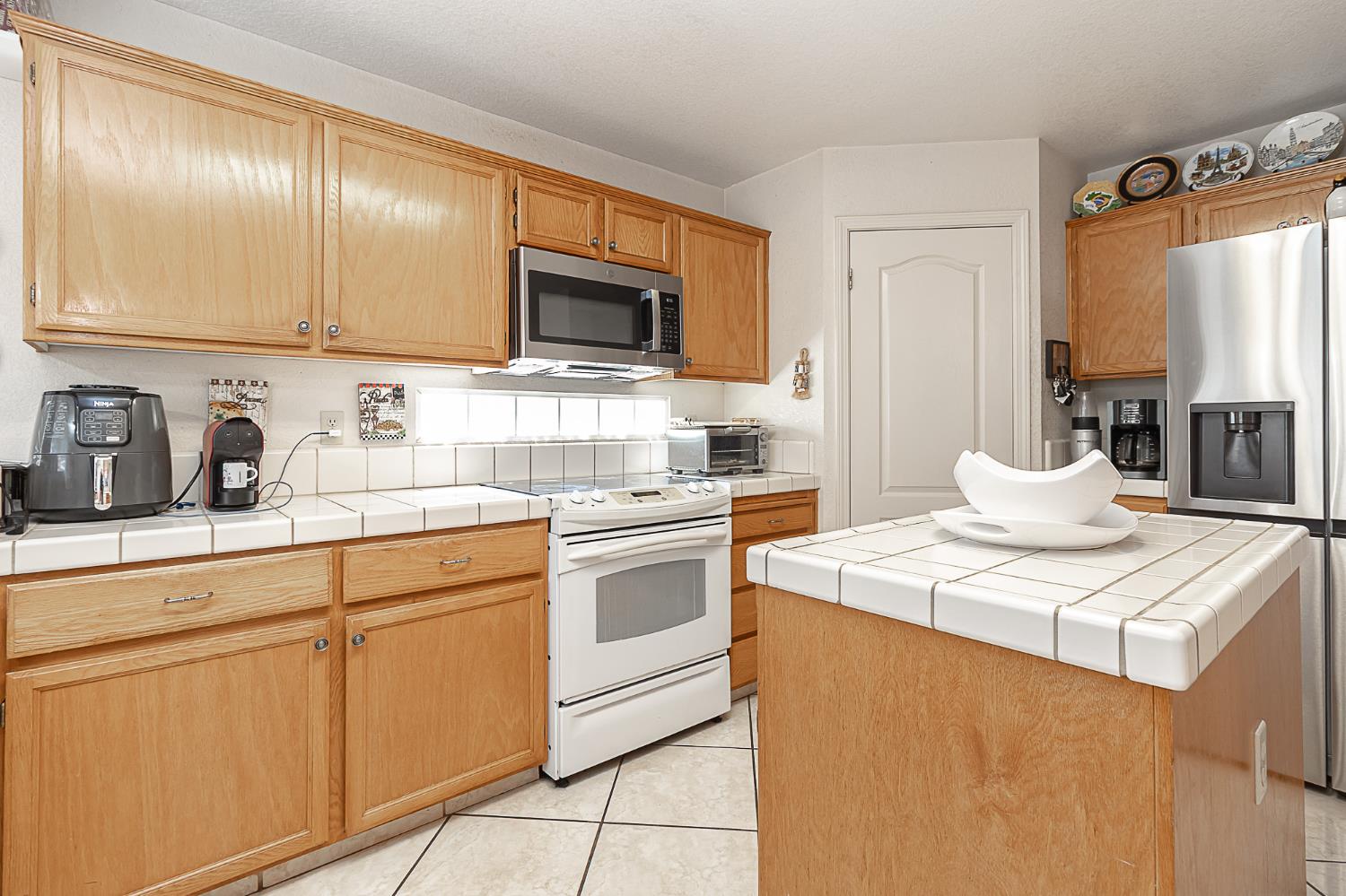 Detail Gallery Image 14 of 29 For 5220 Cimarron Ct, Salida,  CA 95368 - 4 Beds | 2/1 Baths