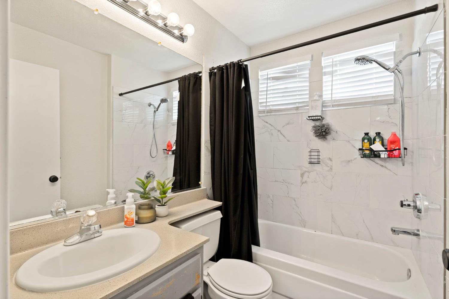 Detail Gallery Image 16 of 22 For 5279 Jacinto Ave, Sacramento,  CA 95823 - 3 Beds | 2 Baths