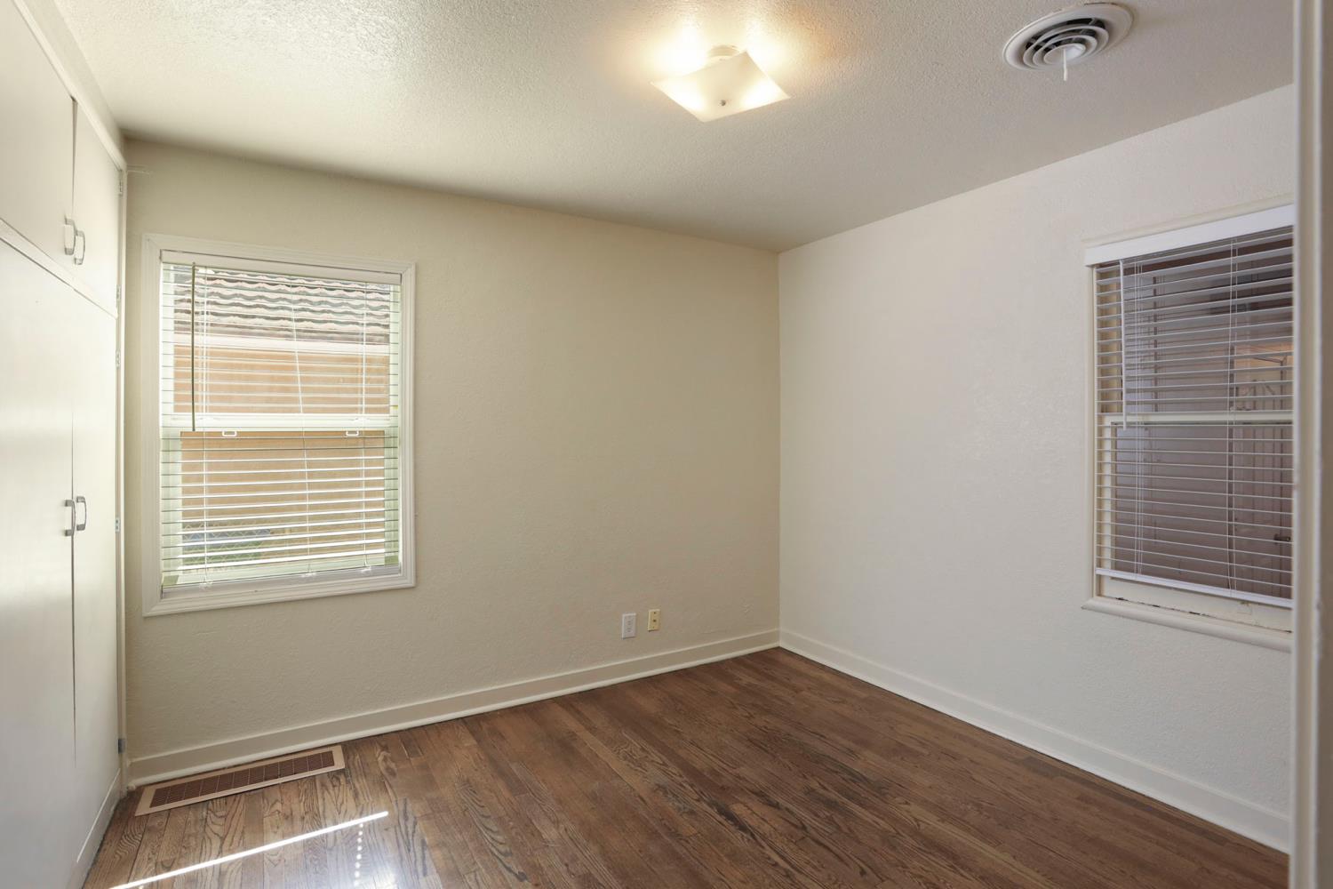 Detail Gallery Image 19 of 60 For 503 E Essex St, Stockton,  CA 95204 - 4 Beds | 2 Baths