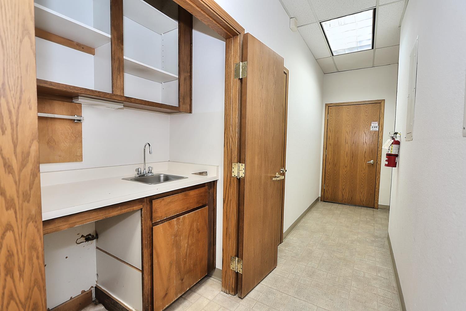 Detail Gallery Image 41 of 51 For 1601 Executive Ct, Sacramento,  CA 95864 - – Beds | – Baths