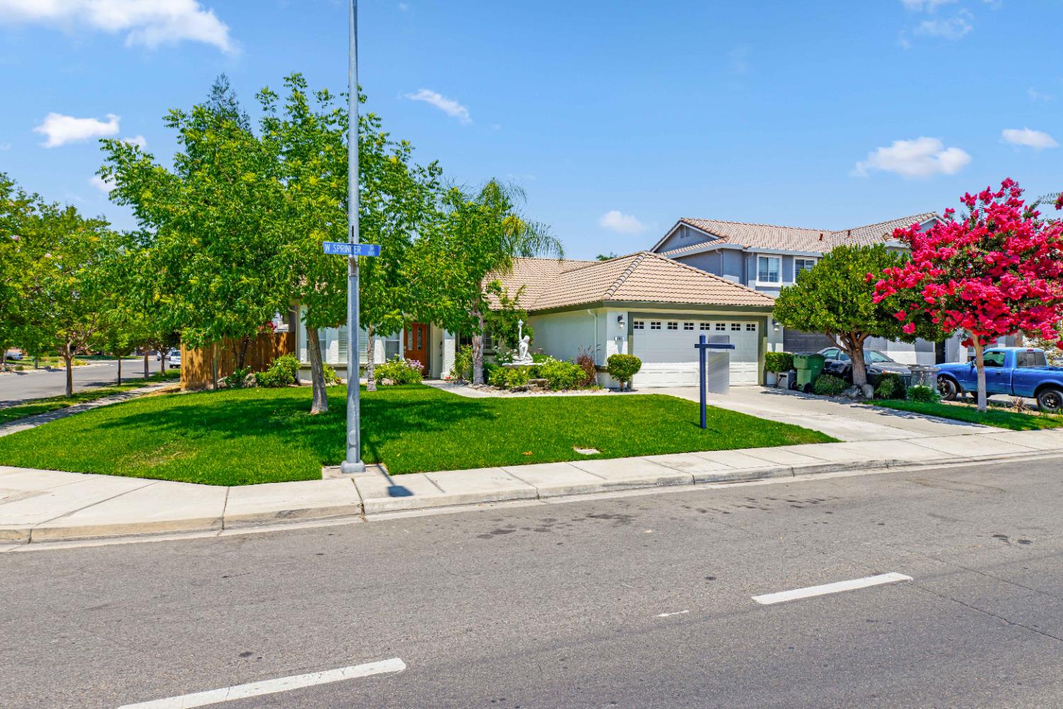 Detail Gallery Image 3 of 29 For 995 W Springer Dr, Turlock,  CA 95382 - 4 Beds | 2 Baths