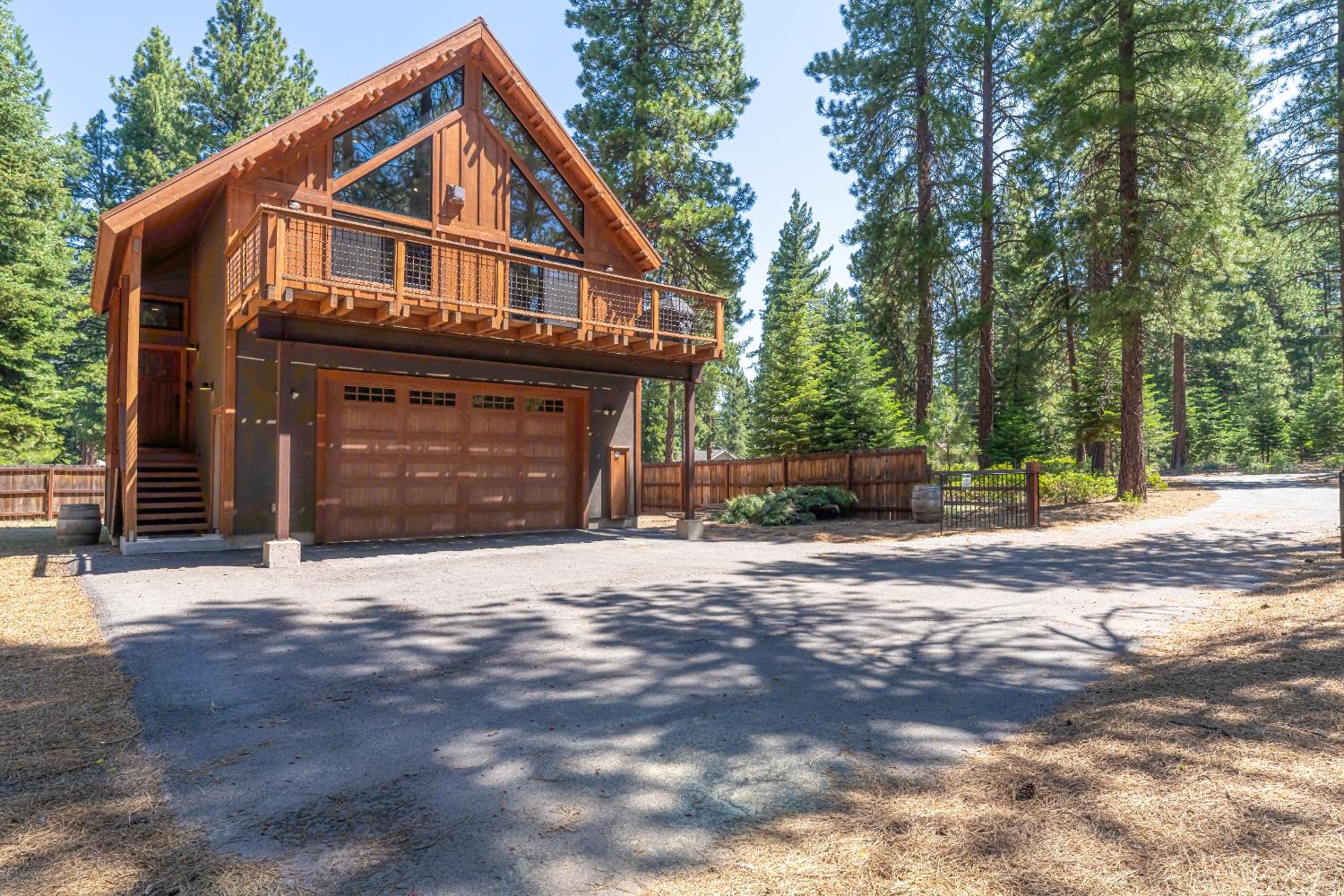 Detail Gallery Image 10 of 47 For 10854 Royal Crest Dr, Truckee,  CA 96161 - 2 Beds | 1/1 Baths