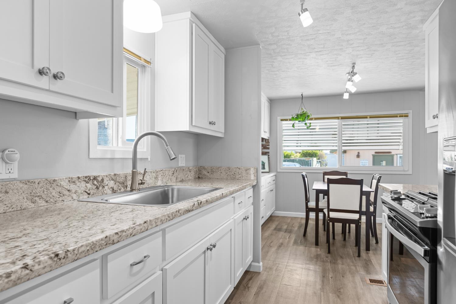 Detail Gallery Image 12 of 30 For 8181 Folsom Blvd 88, Sacramento,  CA 95826 - 2 Beds | 1 Baths