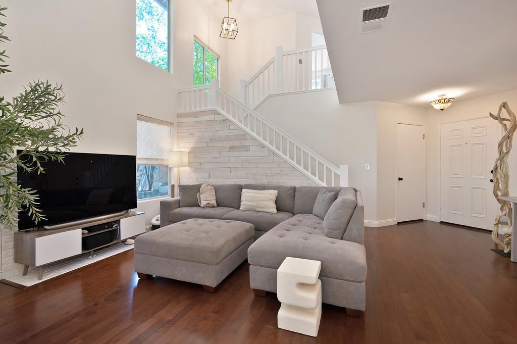Detail Gallery Image 13 of 36 For 508 Pemberton Ln, Folsom,  CA 95630 - 3 Beds | 2/1 Baths