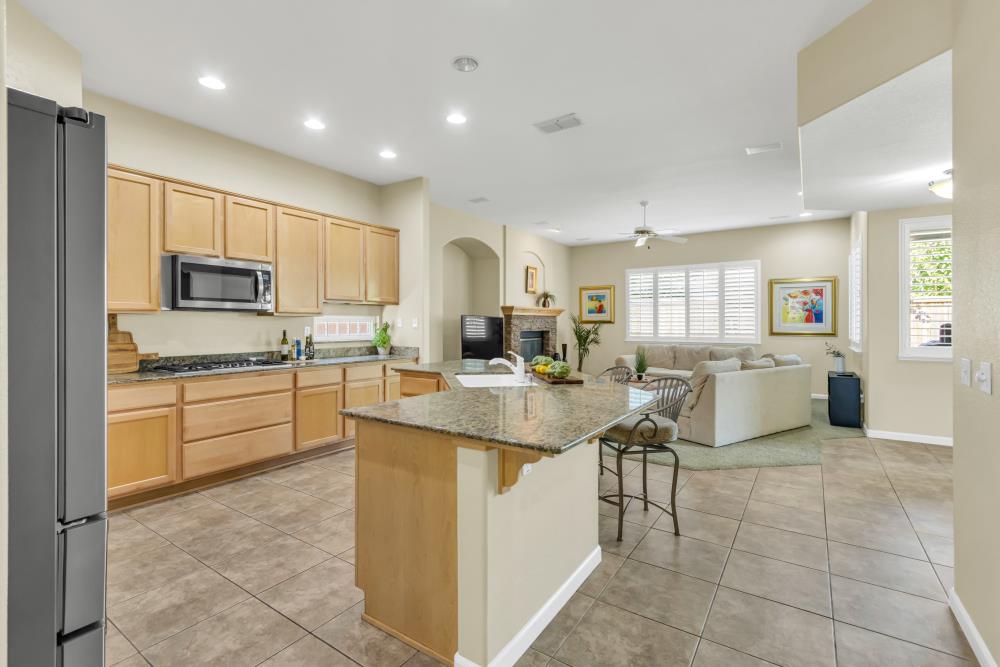 Detail Gallery Image 13 of 64 For 9688 Pasture Rose Ct, Elk Grove,  CA 95624 - 3 Beds | 2/1 Baths