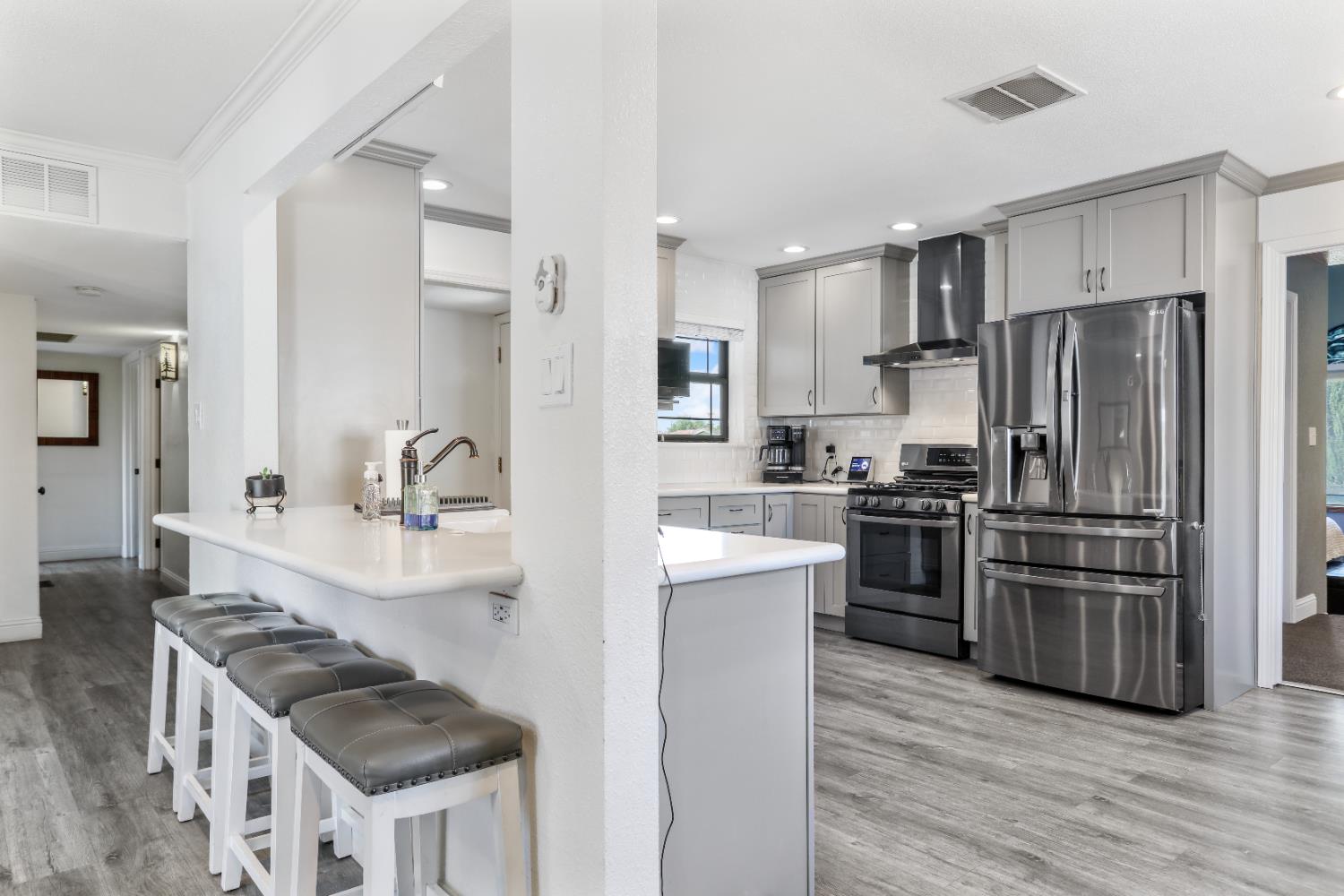 Detail Gallery Image 9 of 37 For 318 Portola Way, Tracy,  CA 95376 - 3 Beds | 2 Baths
