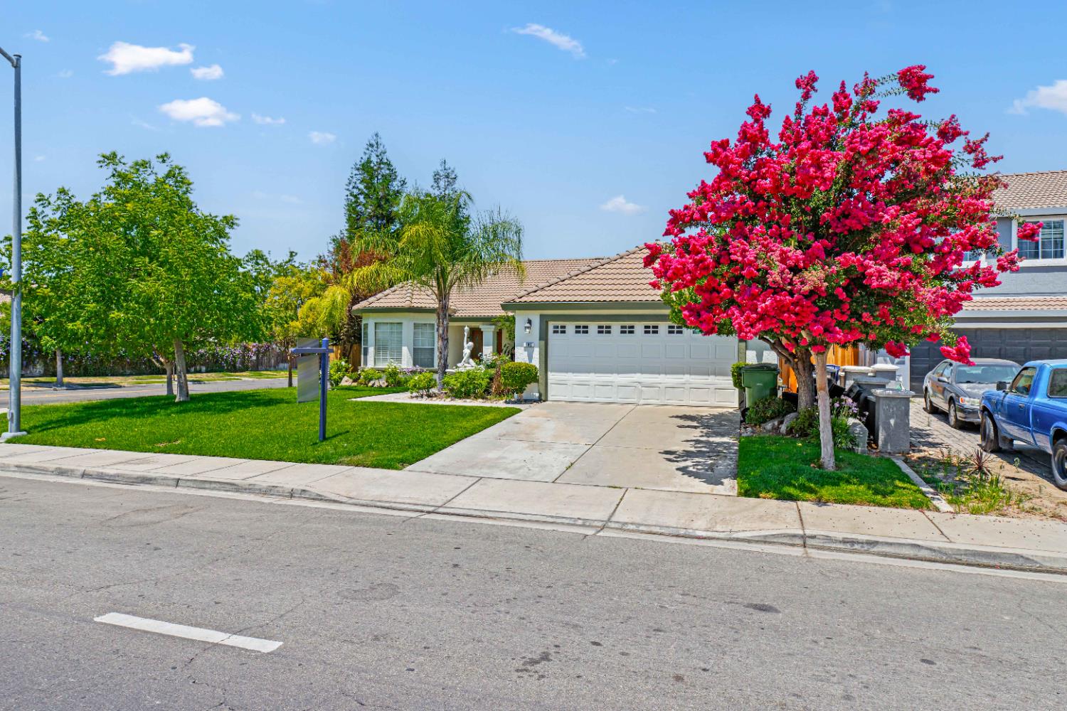 Detail Gallery Image 2 of 29 For 995 W Springer Dr, Turlock,  CA 95382 - 4 Beds | 2 Baths