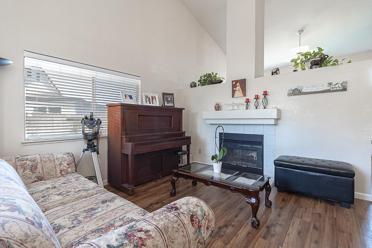 Detail Gallery Image 5 of 29 For 5220 Cimarron Ct, Salida,  CA 95368 - 4 Beds | 2/1 Baths