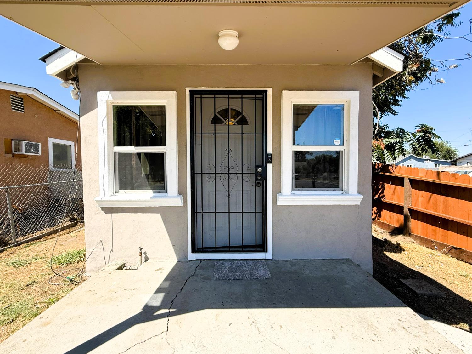 Detail Gallery Image 4 of 19 For 1561 N Filbert St, Stockton,  CA 95205 - 1 Beds | 1 Baths