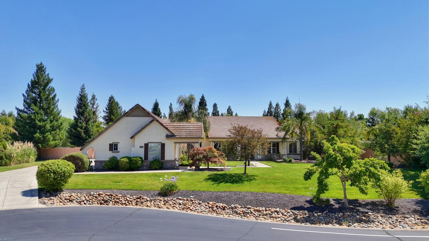 Detail Gallery Image 82 of 92 For 9896 Silvergate Ln, Elk Grove,  CA 95624 - 5 Beds | 3 Baths